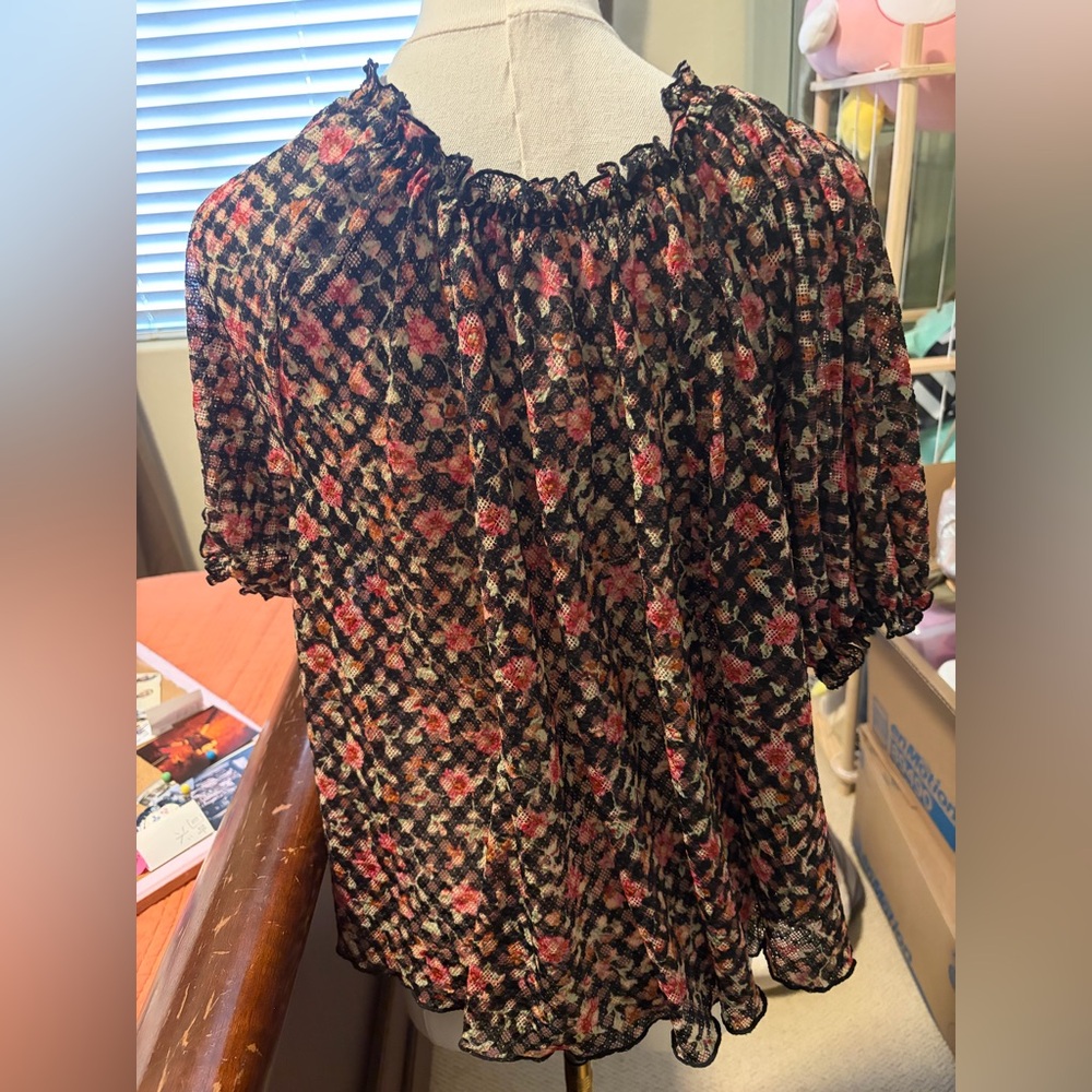 NEW FREE PEOPLE astra peasant floral print top in black combo, Medium, EUC - Picture 6 of 7